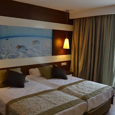 Hotell Holiday City