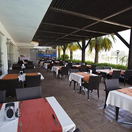 Holiday City Hotell 4*