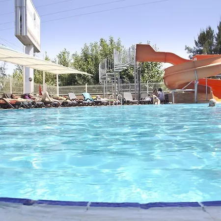 Hotell Holiday City