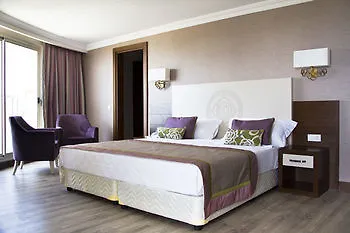 Hotell Holiday City