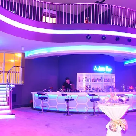 Hotell Holiday City 4*