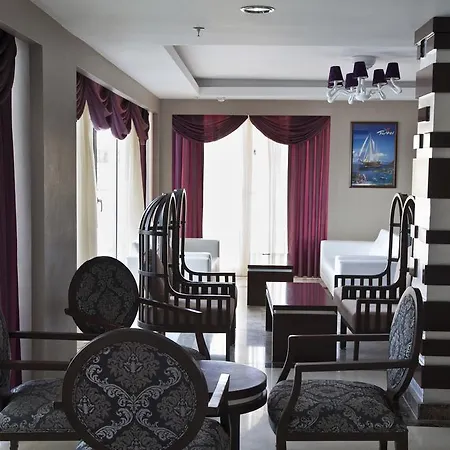 Hotell Holiday City