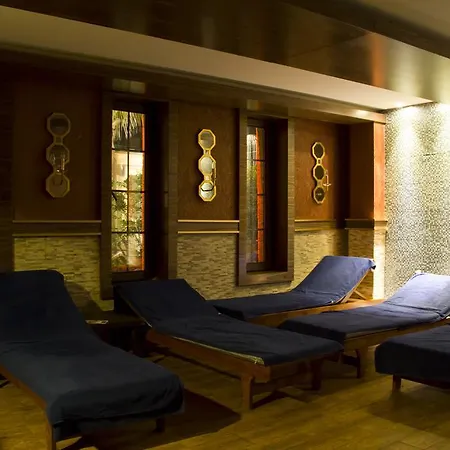 Hotell Holiday City 4*