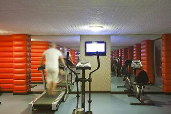 Hotell Holiday City
